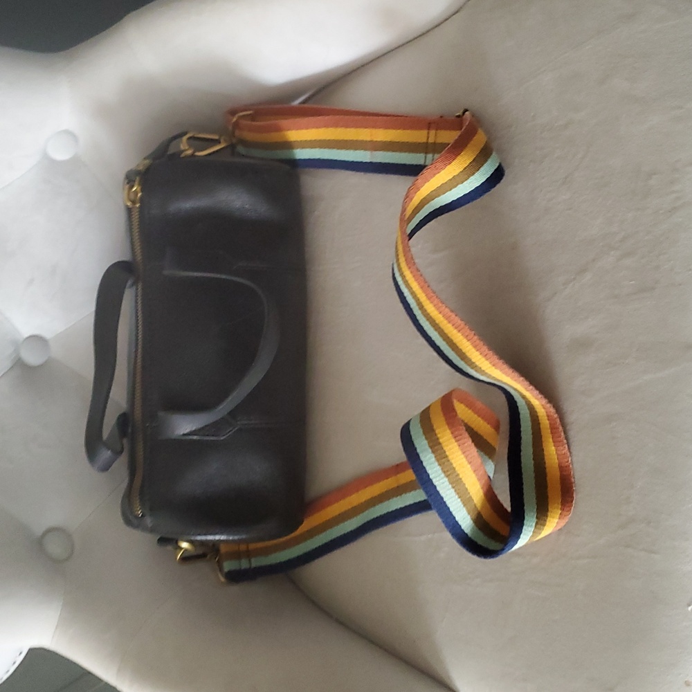 Madewell Black Crossbody Bag with Textured Leather and Detachable Rainbow Strap - Picture 3 of 12
